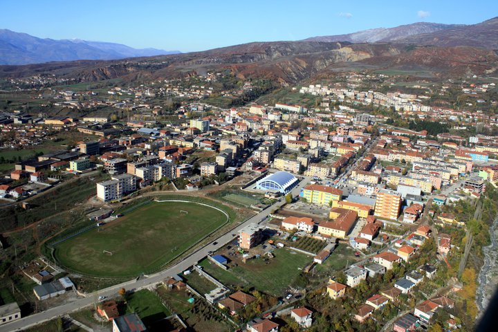 Çfarë po bën drejtori i Arsimit, Drin Gjeci në Dibër