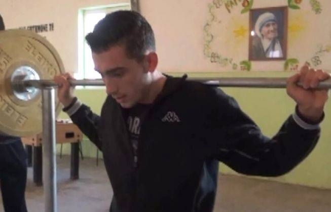 FOTOLAJM/Shkoder, stërvitet në kishë per peshengritje