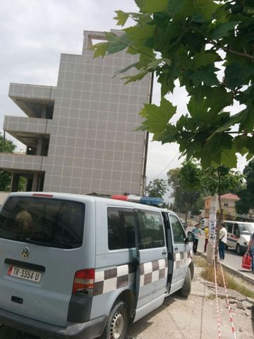 Së shpejti shembja me tritol e një ndërtese tek Ekonomiku