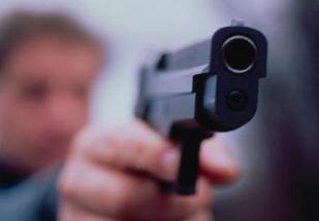 Durrës, konflikt mes të rinjve, njëri plagoset rëndë me armë zjarri