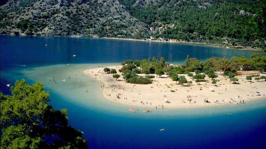 Pushimet verore jashtë: Alternativat ku mund t’i kaloni sa më lirë