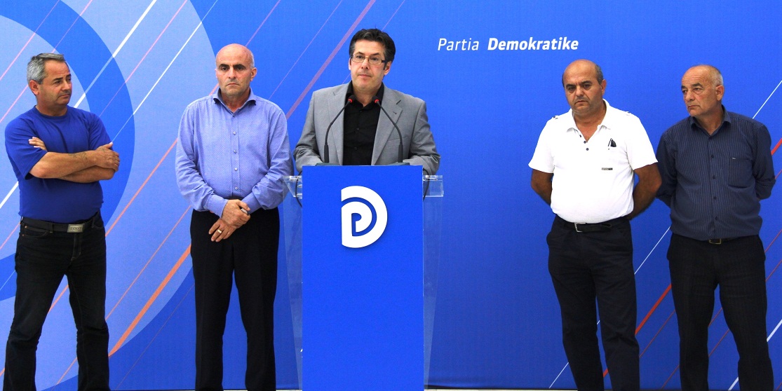 Edi Paloka para medieve me “denoncuesit” e Ismailit: Qytetarët detyrohen të bëjnë dëshmi të rreme në zyrat e komisariatit të LSI-së