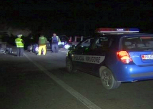 Korçë, makina përplas dy të moshuara, shoqërohet shoferi