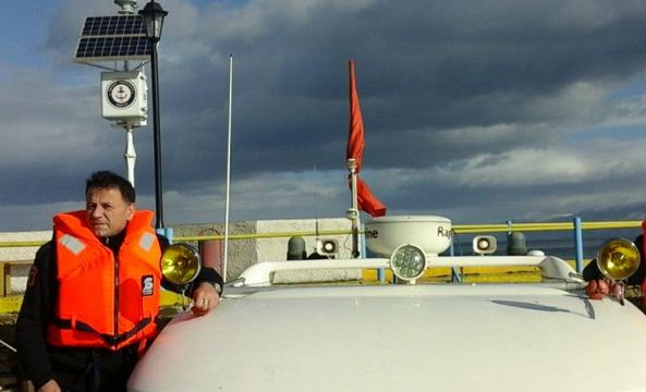 FOTO/ Shpëtohet nga vdekja 50-vjeçari në Pogradec, ishte me varkë në liqen