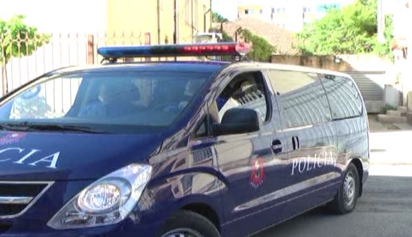 U rrah barbarisht dhe u tërhoq zvarrë me makinë nga pronari i lokalit, humb jetën 23-vjeçari