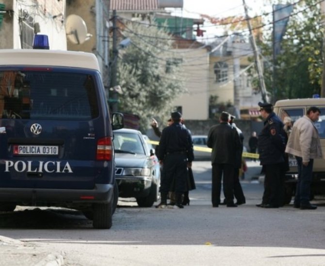EMRAT/7 hajdutët vidhnin me armë në Tiranë