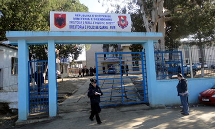 Fier, ngacmoi seksualisht 11-vjeçaren, në kërkim 27-vjeçari