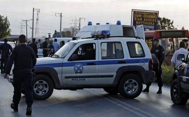 Shqiptari tenton arratisjen si në filma, bllokohet nga policia greke me 16 kg drogë