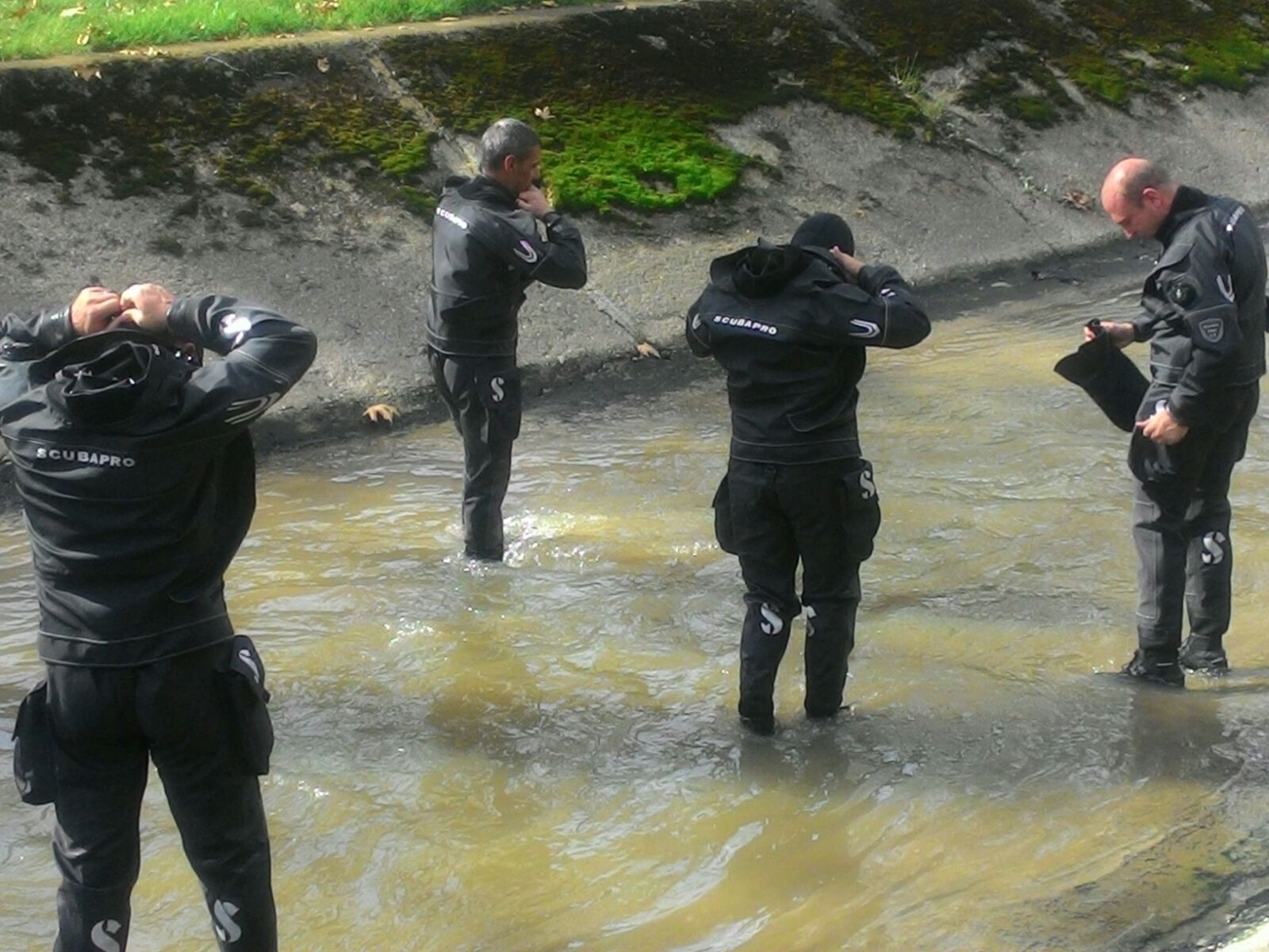 Vrasja e dyfishtë në Tiranë/Gjendet arma e krimit në Lanë, dëshmia e E.GJ, vajzës që i shpëtoi atentatit