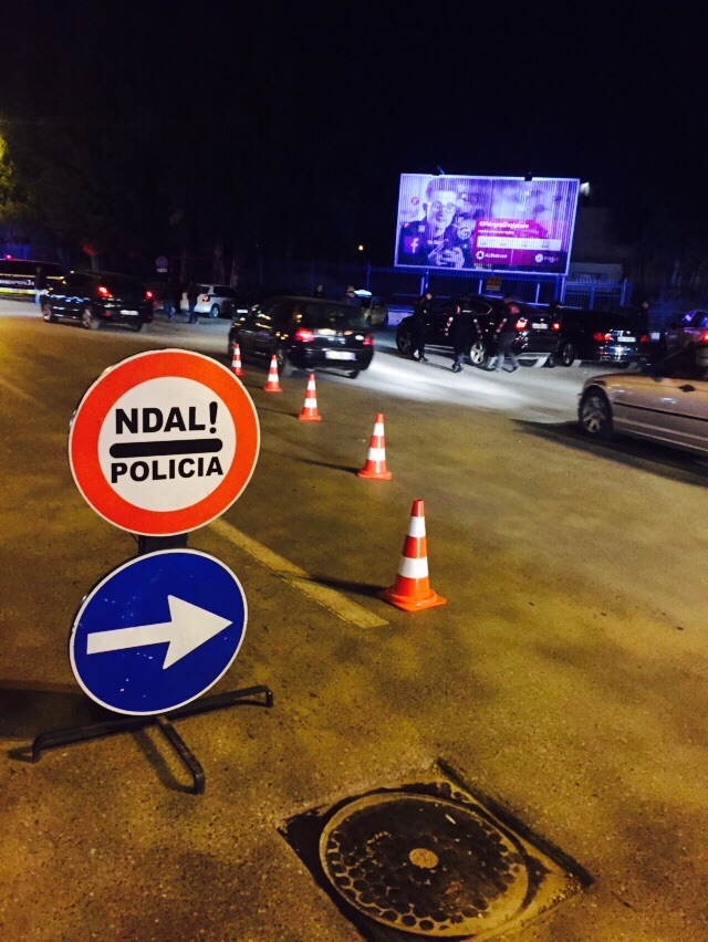 Tiranë/Tentoi të korruptonte policin, bie në pranga