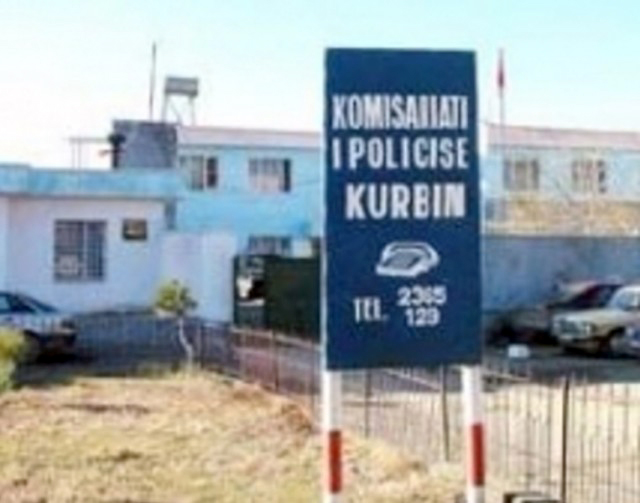 FOTO/ Kurbin, vritet për gjakmarrje në oborrin e shtëpisë 73-vjeçari