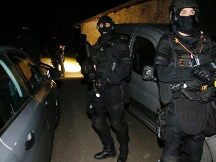 Shqipëria në “shtetrrethim”, gjysma e Policisë postblloqe në rrugë e sheshe