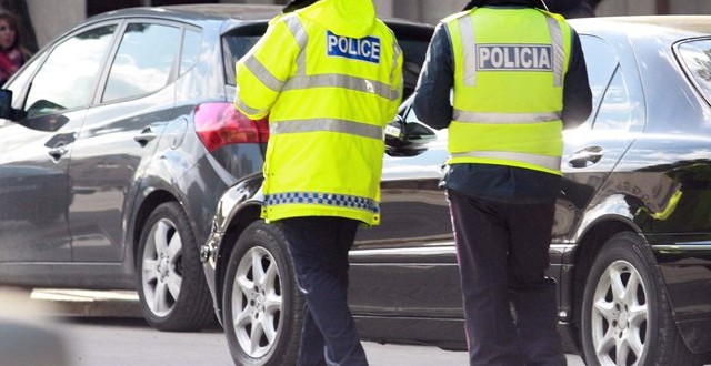 EMRAT/ Kundërshtojnë dhe godasin policin, procedim për dy të rinjtë nga Durrësi