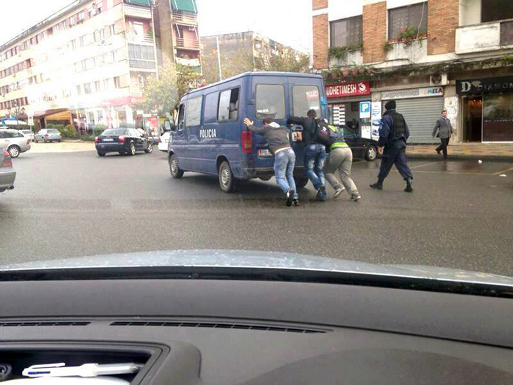 ROLAND QAFOKU/ Pas fjalimit të sotëm të Edi Ramës, a do ti bëjnë fëmijët e tyre policë politikanët…?!
