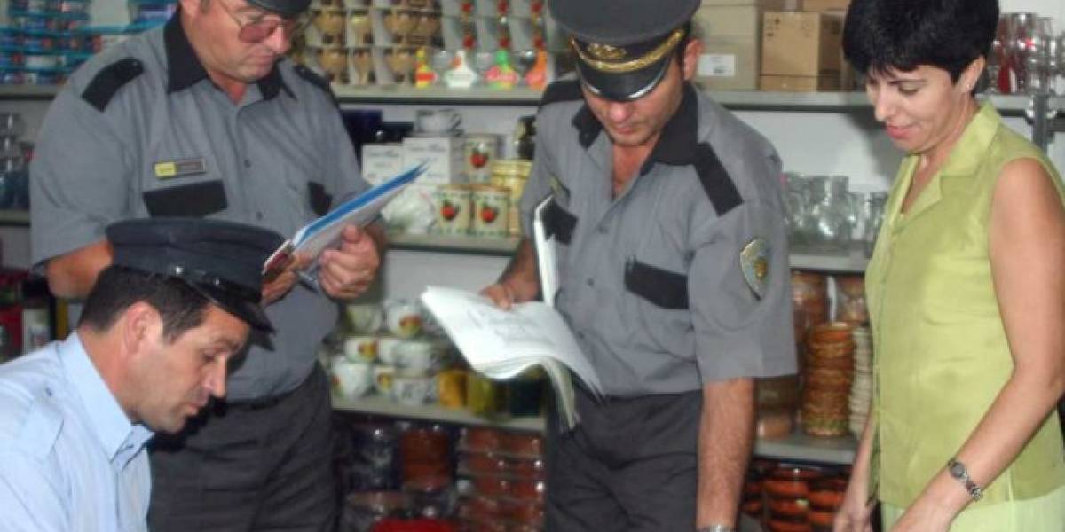 Rama godet tatimorët, 3 zyrtare arrestohen në Gjirokastër