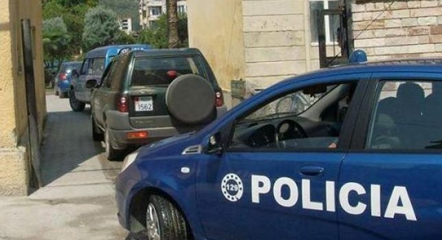 Durrës, gjendet i pajetë në banesë 47 vjeçari