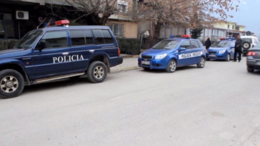 Kavajë, e përplas për vdekje