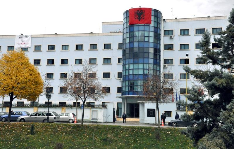 Policia jep detaje për pastrimin dhe sekuestrimin e miliona dollarëve prej biznesmenit Kastriot Ismailaj