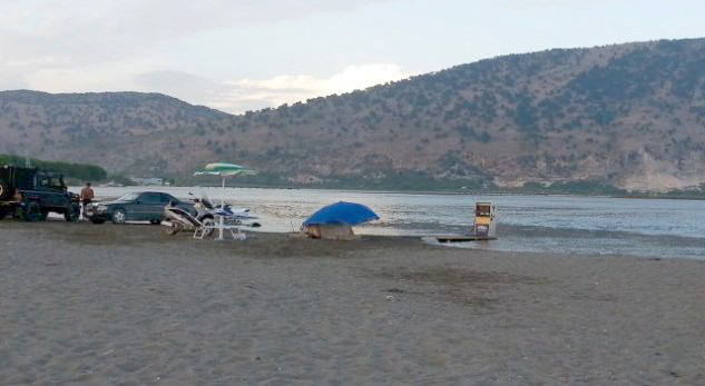 FOTO SKANDAL/ Pompë karburanti në bregdetin e Velipojës