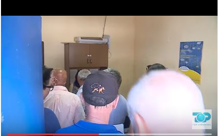 Taksa për blerjet online, administrata e paqartë për procedurat, rradhë e gjatë në Postë