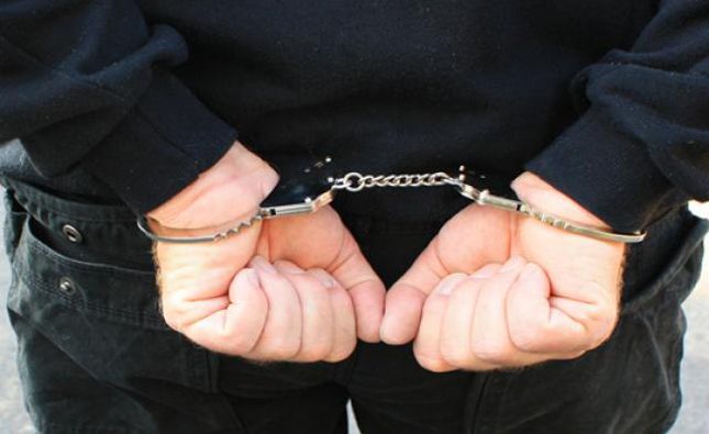 Arrestohet një 32-vjeçar nga Kruja, u kap me armë, fishekë dhe drogë