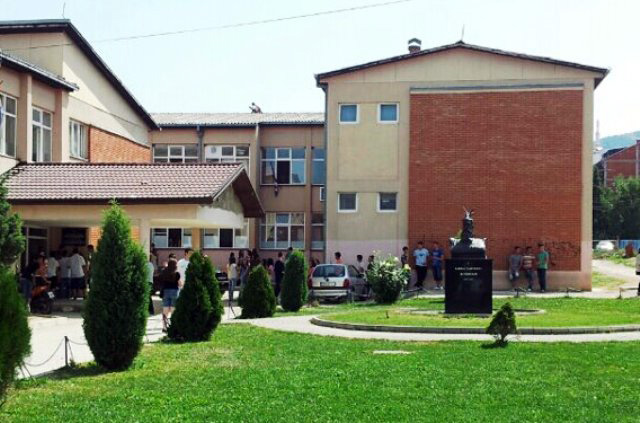 Preshevë, dështon “bashkëpunimi” Rama – Vuçiç, shkollat shqipe pa tekste bojkotojnë mësimin