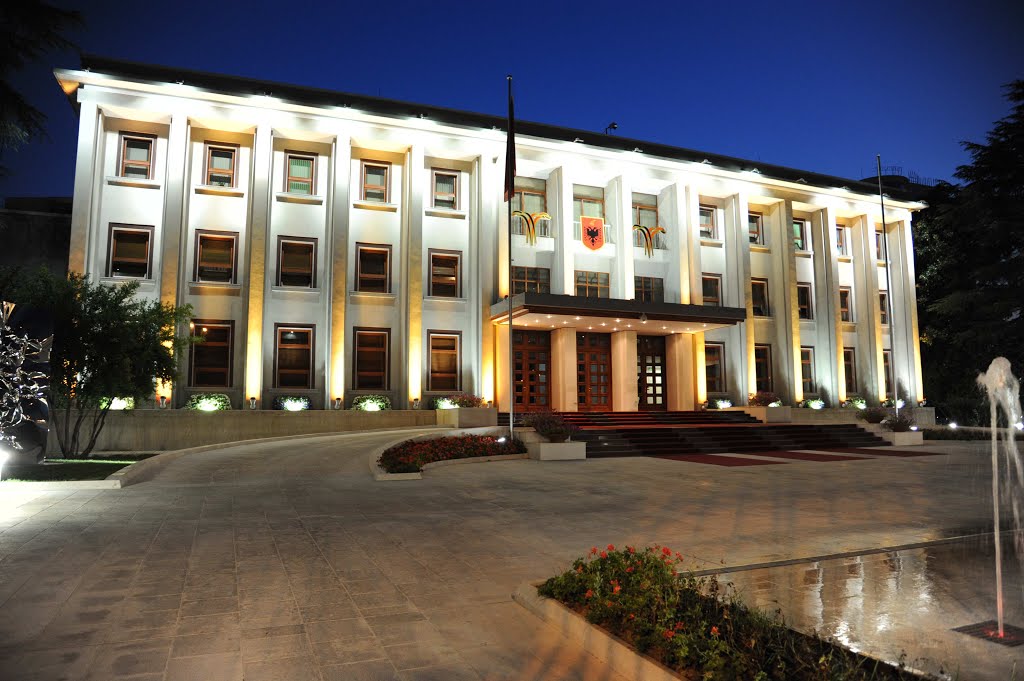 Presidenti dekreton kthimin për rishqyrtim në Kuvend të ligjit “Për Shërbimin e Jashtëm të Republikës së Shqipërisë”