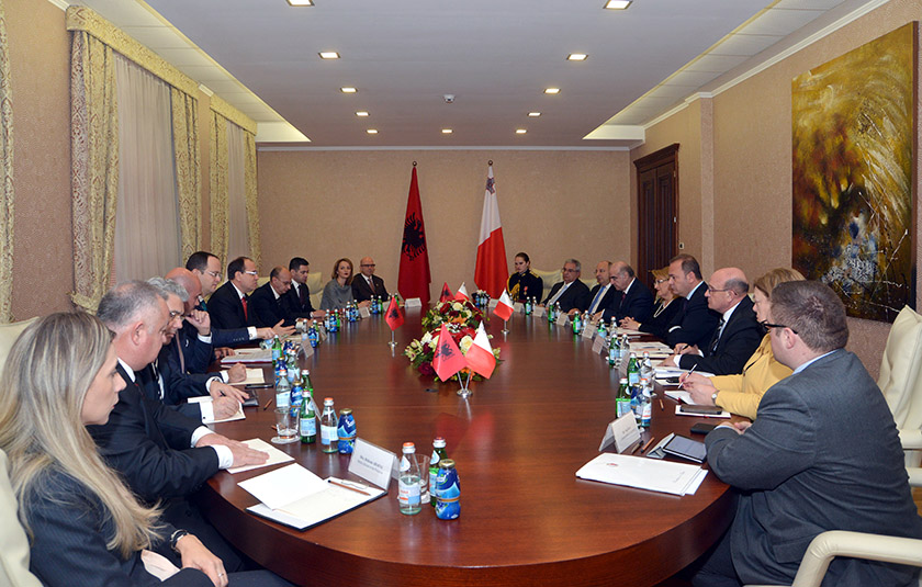 Bujar Nishani pret Presidenten e Maltës