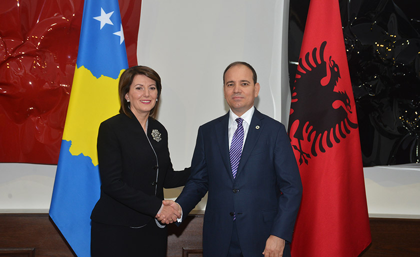 Nishani uron Jahjagën, nënshkrimi i MSA-së, gur themeli për integrimin