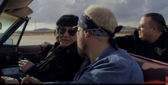 Arben Ahmetaj pezullon koncertin e tre këngëtarëve të njohur