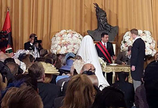 FOTO GALERI/ Princ Leka II dhe Elia Zaharia, kurorëzohen në martesë