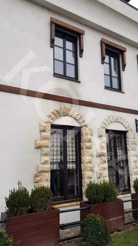 FOTO/ Prizren, në ditën e Festës së Flamurit sulmohet konsullata turke