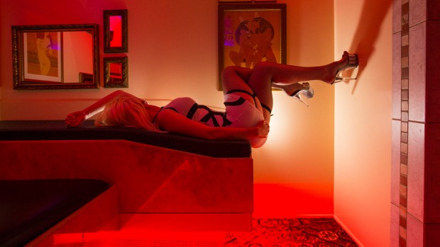 Rrëfehet prostituta, çfarë seksi duan burrat dhe pse partnerët tradhtojnë njëri-tjetrin…?!