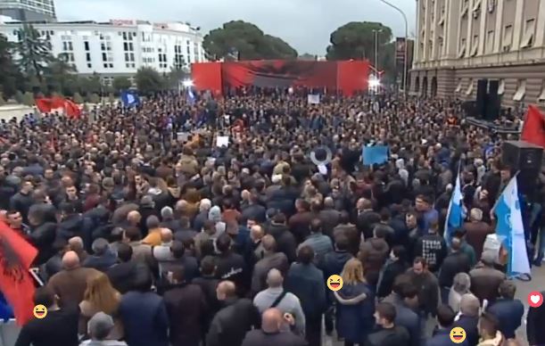 Protesta, nis vendosja e cadrave para Kryeministrisë