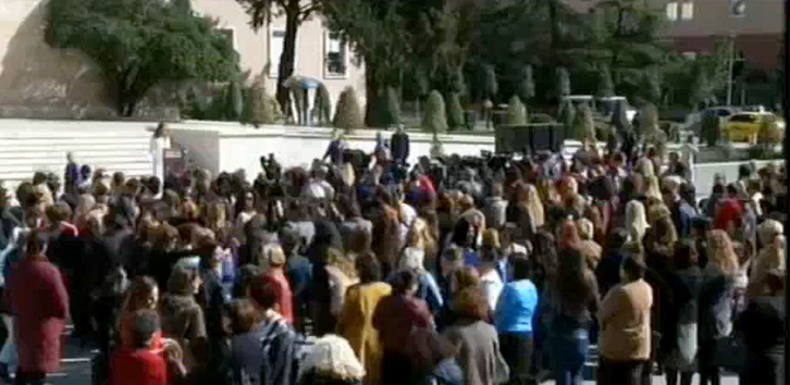 Gratë demokrate protestë: Rama i ngatërron deputetet me dashnoret e tij kolektive