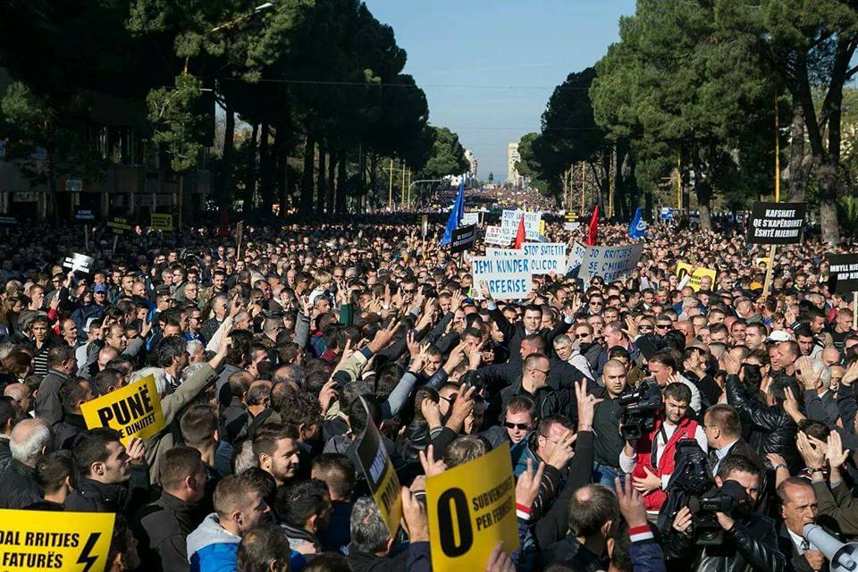 NJOFTIMI/Edi Rama do të braktisë zyrën nesër gjatë protestës së opozitës