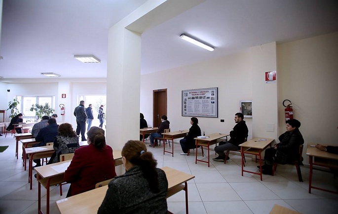 Më shumë se gjysma e mësuesve në provimin e shtetit kanë marrë notën 4