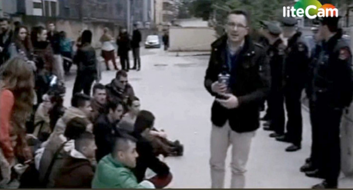 Shoqëria civile protestë te Komisariati Nr. 1: Lironi shokët tanë!