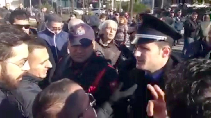 VIDEO/ Ja si të larguarit nga puna u penguan “të pushtojnë” Konferencën e Donatorëve