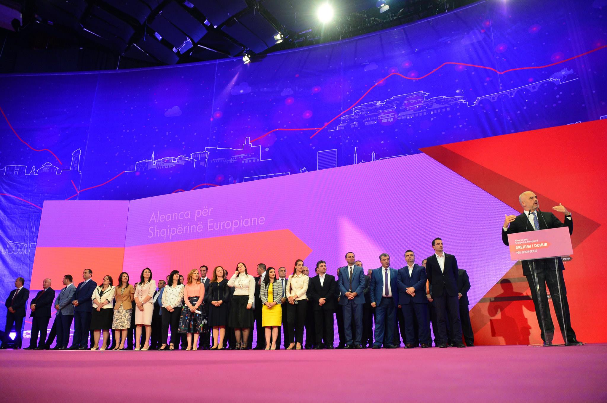 Po me Erion Veliaj dhe Hasan Halilajn, ç’pati sot Edi Rama…?!