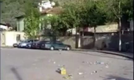 VIDEO/ Petrela një kosh i madh mbeturinash…, pas aktivitetit të Erion Veliajt