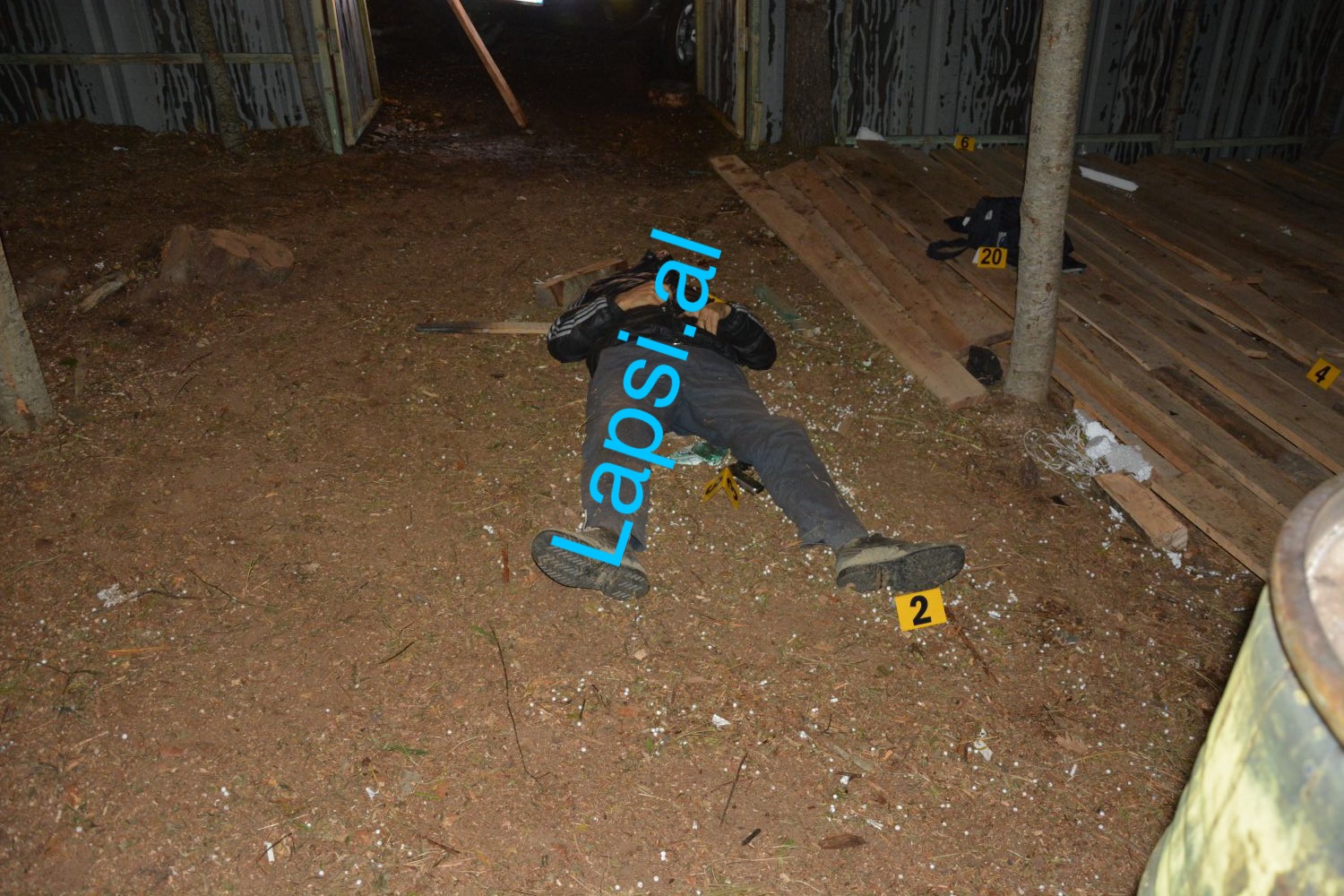 Shëngjergj, zbulohen fotot e viktimës në hambarin me hashash