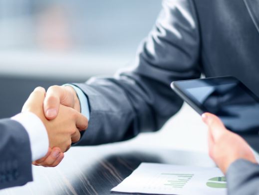 Sa të rëndësishme janë njohjet për gjetjen e një punë?