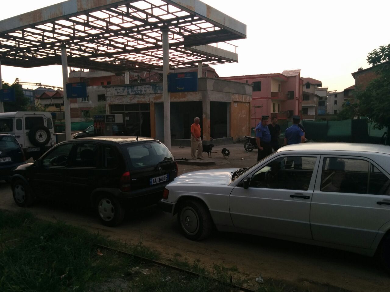 Puseta përpin dy persona te Pallati me Shigjeta në Tiranë