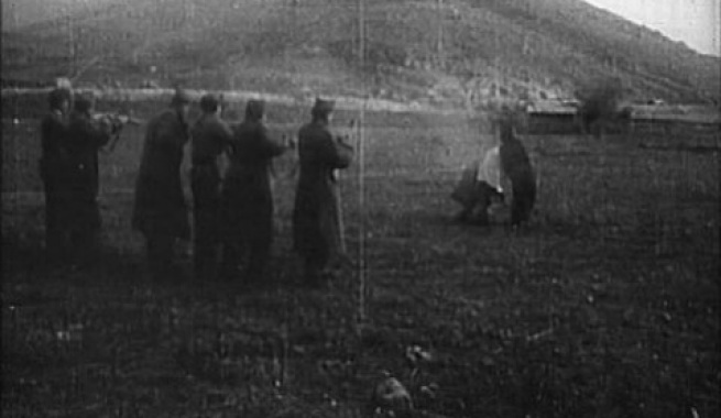 FOTO GALERI & DOKUMENTE/ Ja si ndodhi masakra e përgjakshme e Postribës