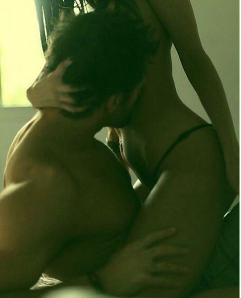 Mënyrat se si puthja e forcon lidhjen