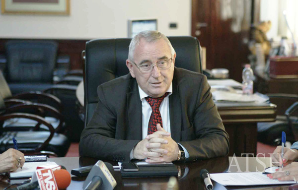 VIDEO/ Si kërcënon Qazim Sejdini gazetarin