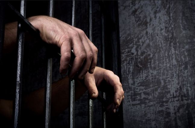 Gramsh, mbyti gruan me litar, prokuroria kërkon burg përjetë