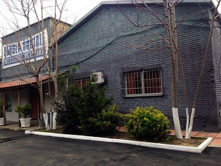 LETRA/ Nëna e dy vajzave e larguar nga puna shkruan: E dashur drejtoreshë…!