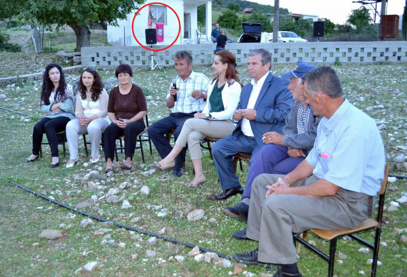 FOTO LAJM/ Gjirokastër, qendra shëndetësore energji falas për kandidaten e LSI-së